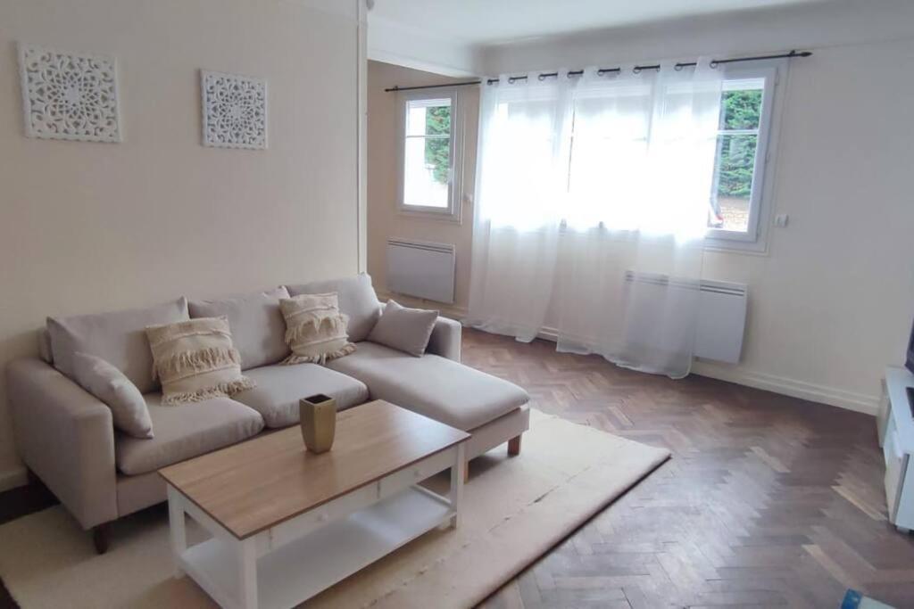 Appartement Tres Bien Place Chateauroux Exterior photo